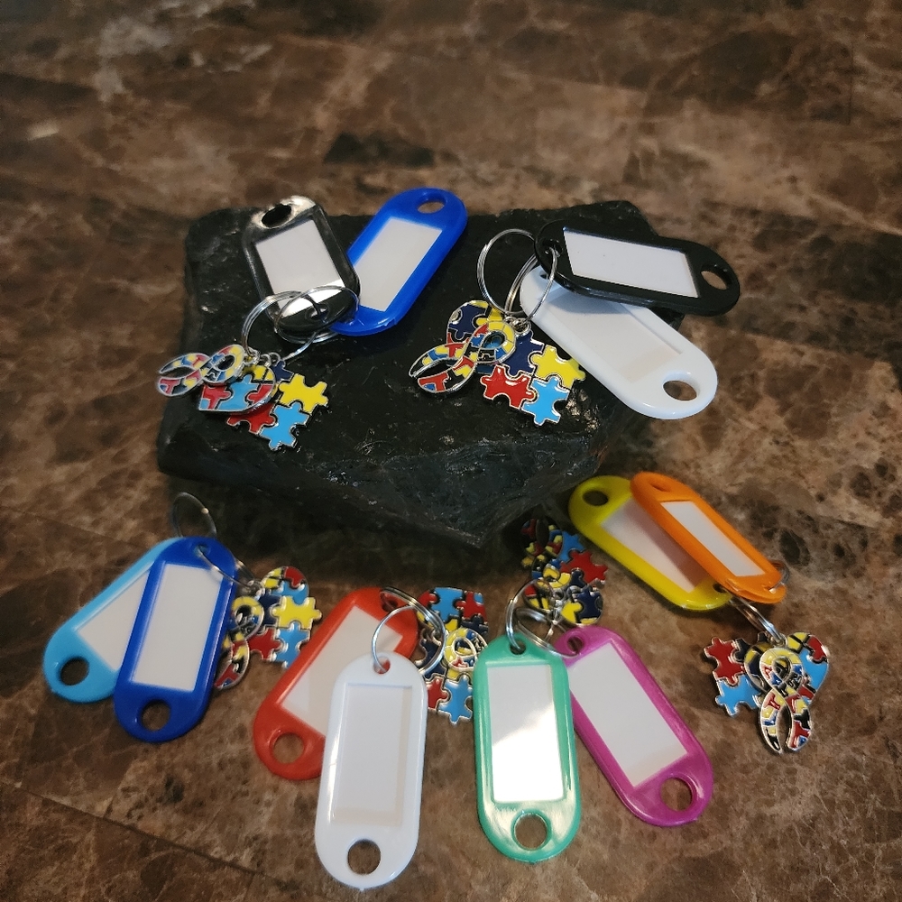 Autism Awareness Hand-made Keychains 💙🩷💚💛💜🖤🩶🧡🤍 - Picture 4 of 12